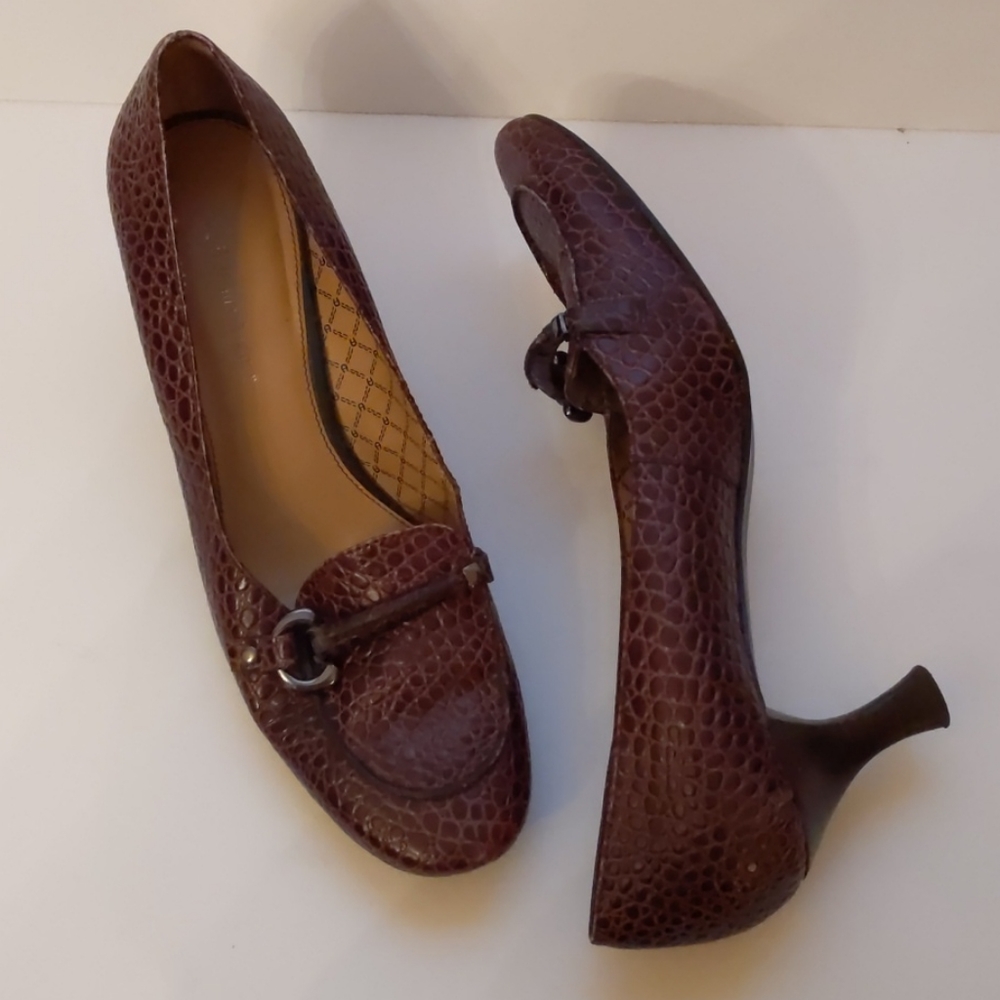 Etienne Aigner embossed leather heels-sz 8 1/2M